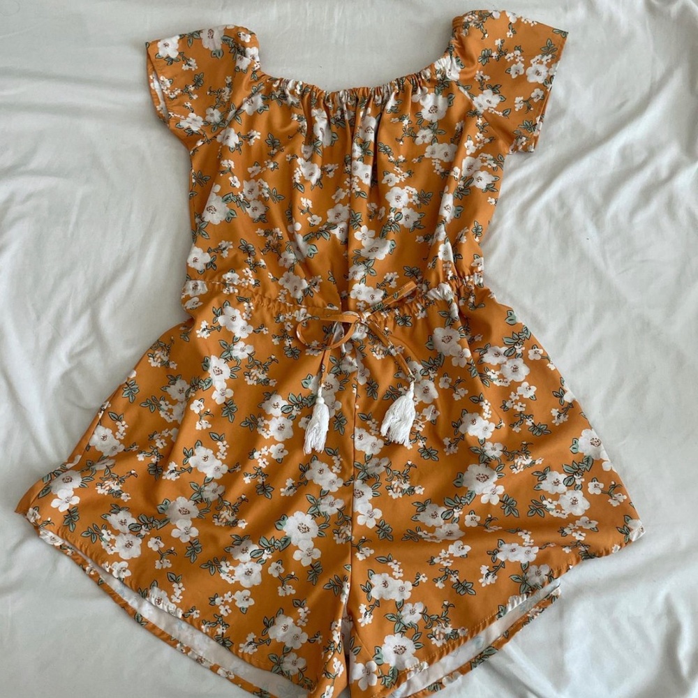 Romper! Can be worn on or off the shoulders! Size: Medium Color: Mustard Yellow